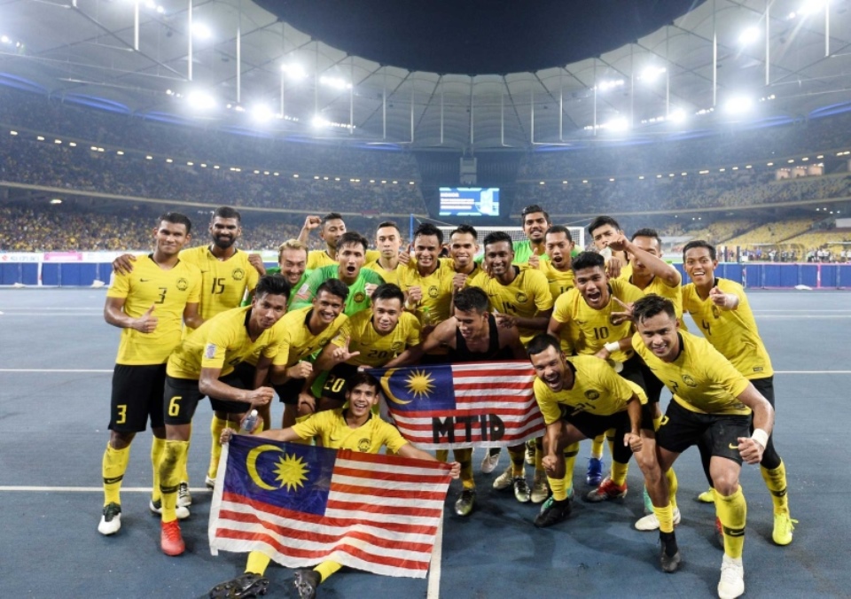 Pasukan bola sepak kebangsaan thailand lwn pasukan bola sepak kebangsaan malaysia