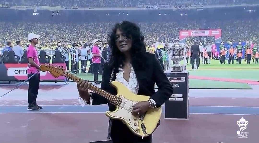 VIDEO: Gitar Solo 'Negaraku' Man Kidal Tampil Kelainan Di ...