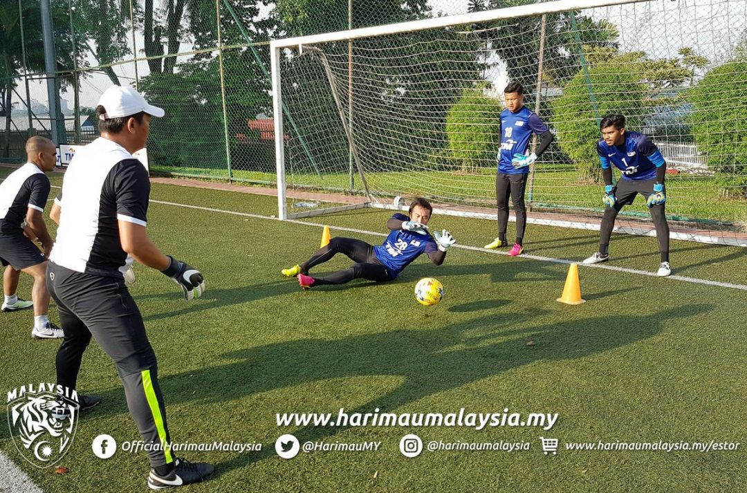 penjaga gol malaysia khairulazhan